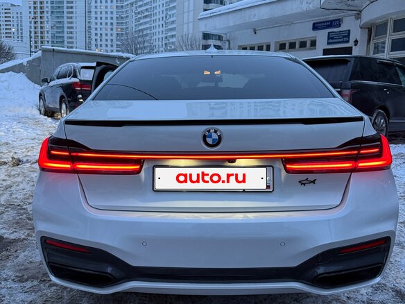 2020 BMW 7 серии 730i VI (G11/G12) Рестайлинг, белый, 4700000 рублей - вид 6