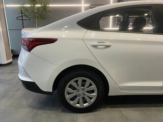 2021 Hyundai Solaris II Рестайлинг, белый, 1499000 рублей, вид 4