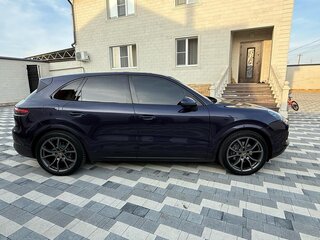 2018 Porsche Cayenne III, фиолетовый, 5950000 рублей, вид 4