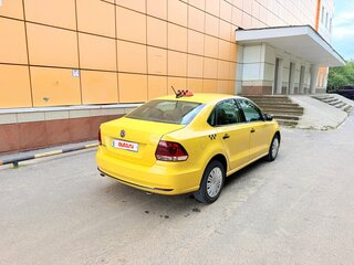 2017 Volkswagen Polo V Рестайлинг, жёлтый, 500000 рублей, вид 5