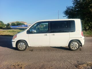 2002 Honda Mobilio I, белый, 320000 рублей, вид 4