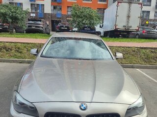 2012 BMW 5 серии 520i VI (F10/F11/F07), серебристый, 1910000 рублей, вид 3