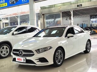 2022 Mercedes-Benz A-Класс 180 IV (W177) Рестайлинг, белый, 1800000 рублей, вид 1