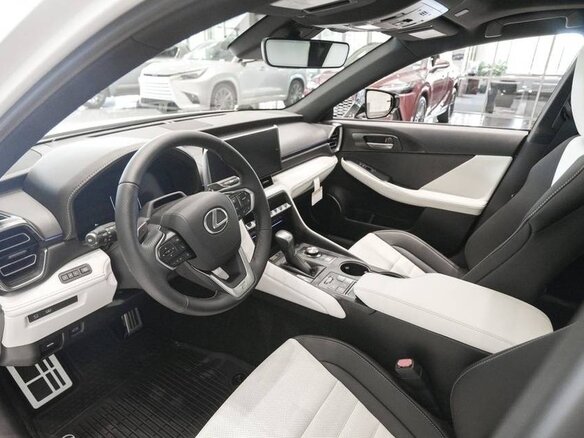 2026 Lexus IS 350 III Рестайлинг 3, белый, 11278914 рублей - вид 3