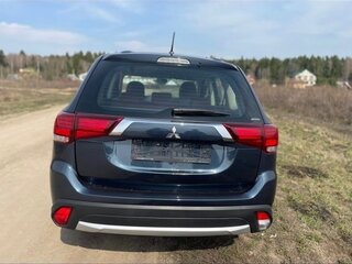 2016 Mitsubishi Outlander III Рестайлинг 2, синий, 1900000 рублей, вид 3