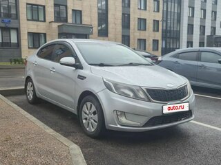 2012 Kia Rio 5-speed III, серебристый, 600000 рублей, вид 3
