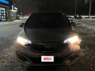 2018 Honda Fit III Рестайлинг, серебристый, 1250000 рублей, вид 2