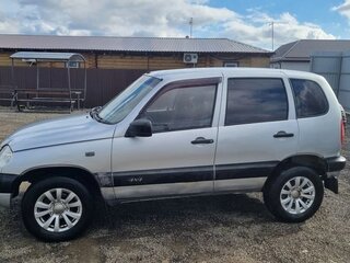 2004 Chevrolet Niva I, серебристый, 330000 рублей, вид 4