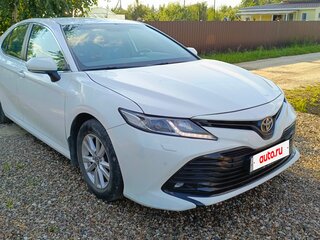 2018 Toyota Camry VIII (XV70), белый, 2300000 рублей, вид 2