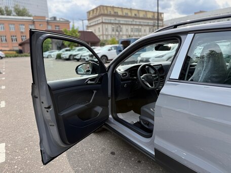 2026 Volkswagen Tharu XR, серебристый, 2290000 рублей, вид 5