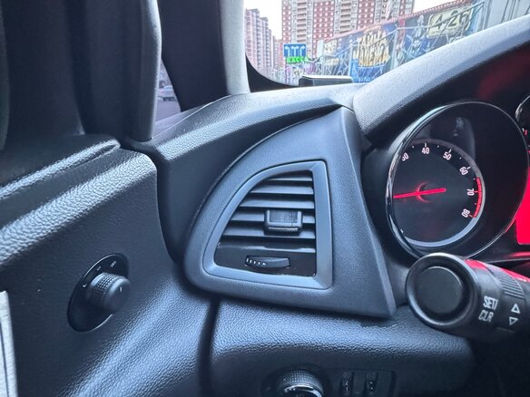 2012 Opel Astra GTC J Рестайлинг, красный, 920000 рублей - вид 16