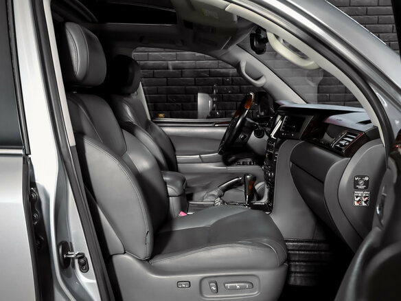 2008 Lexus LX 570 III, серебристый, 3000000 рублей - вид 9