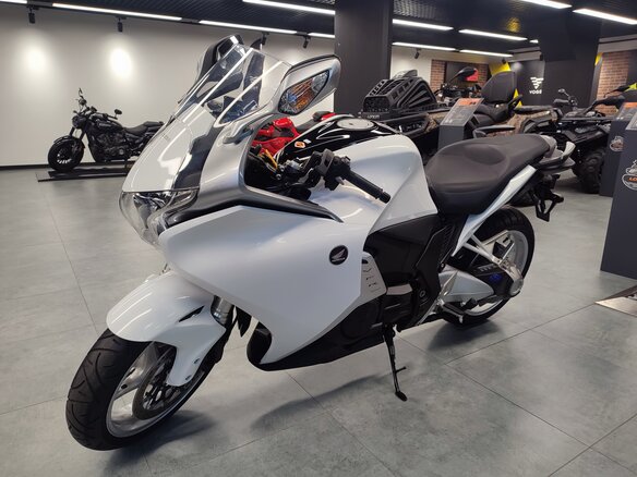 2015 Honda VFR 1200, белый, 1340000 рублей - вид 2