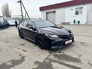 2022 Toyota Camry VIII (XV70) Рестайлинг, чёрный, 3700000 рублей, вид 2