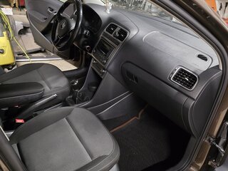 2016 Volkswagen Polo V Рестайлинг, коричневый, 1050000 рублей, вид 5