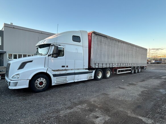 2003 Volvo VNL, белый, 2000000 рублей - вид 4