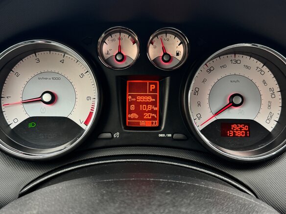 2014 Peugeot 408 I, синий, 650000 рублей - вид 13
