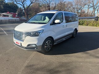 2018 Hyundai Grand Starex I Рестайлинг 2, белый, 4350000 рублей, вид 1