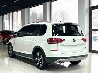 2022 Volkswagen Touran L II, белый, 2260000 рублей, вид 2
