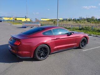 2018 Ford Mustang VI Рестайлинг, красный, 2050000 рублей, вид 3