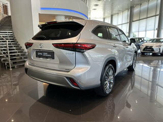 2026 Toyota Highlander IV (XU70), серый, 5799000 рублей, вид 5