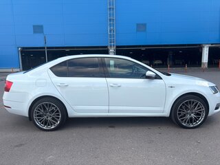 2018 Skoda Octavia III (A7) Рестайлинг, белый, 1550000 рублей, вид 3