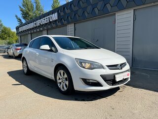 2013 Opel Astra J Рестайлинг, белый, 689000 рублей, вид 3