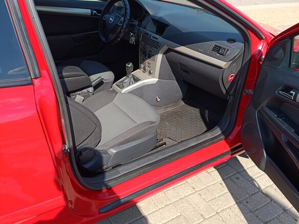 2007 Opel Astra GTC H Рестайлинг, красный, 580000 рублей - вид 5