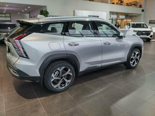 2026 Geely Atlas II, серебристый, 4119990 рублей, вид 5