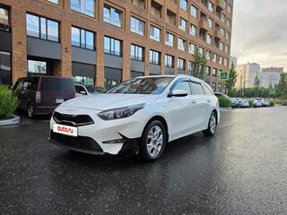 2022 Kia Ceed III Рестайлинг, белый, 1750000 рублей, вид 3