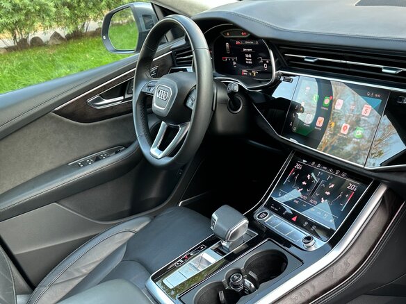 2020 Audi Q8 55 TFSI I (4M), серый, 5863200 рублей - вид 11
