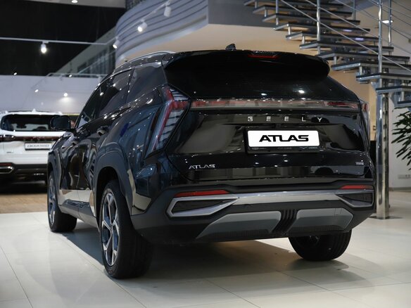 2026 Geely Atlas II, чёрный, 3449990 рублей - вид 5