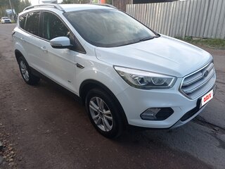 2018 Ford Kuga II Рестайлинг, белый, 1899000 рублей, вид 4