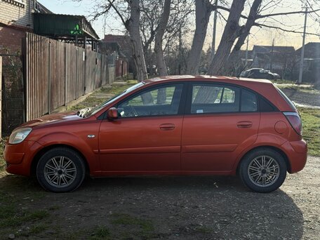 2007 Kia Rio II, оранжевый, 550000 рублей, вид 5