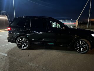 2020 BMW X7 30d I (G07), чёрный, 8000000 рублей, вид 4