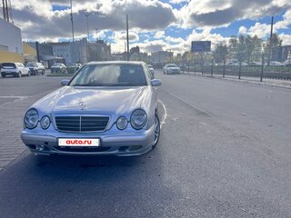 2001 Mercedes-Benz E-Класс 200 II (W210, S210) Рестайлинг, серебристый, 240000 рублей, вид 3