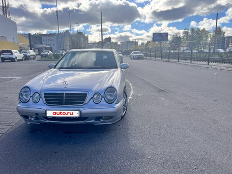 2001 Mercedes-Benz E-Класс 200 II (W210, S210) Рестайлинг, серебристый, 240000 рублей, вид 3