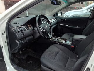 2015 Toyota Camry VII (XV50) Рестайлинг, белый, 2100000 рублей, вид 5