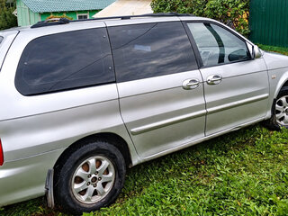 2005 Kia Carnival I Рестайлинг, серебристый, 519000 рублей, вид 3