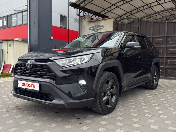 2022 Toyota RAV4 V (XA50), чёрный, 3250000 рублей - вид 2