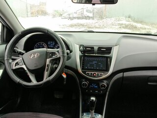 2016 Hyundai Solaris I Рестайлинг, серебристый, 1280000 рублей, вид 5