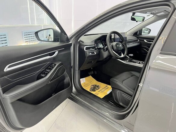 2023 Geely Emgrand II, серый, 1320000 рублей - вид 6
