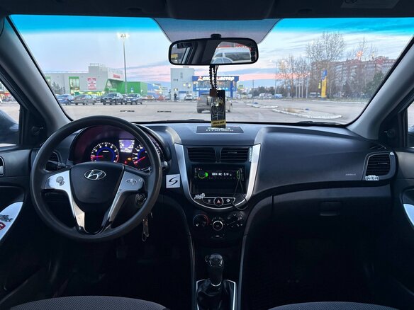 2013 Hyundai Solaris I, серый, 540000 рублей - вид 5