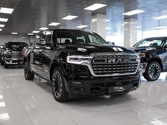 2026 Ram 1500 Crew Cab V Рестайлинг, чёрный - вид 2