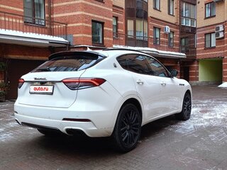 2020 Maserati Levante I Рестайлинг, белый, 4300000 рублей, вид 4