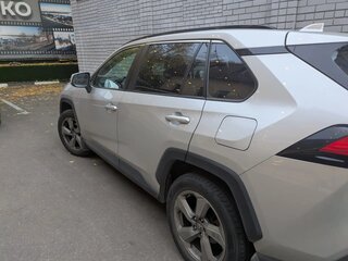 2019 Toyota RAV4 V (XA50), серебристый, 2500000 рублей, вид 4