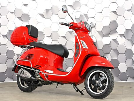 2015 Vespa GTS 300, красный, 539000 рублей, вид 1