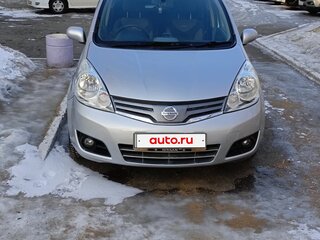 2012 Nissan Note I Рестайлинг, серебристый, 730000 рублей, вид 1