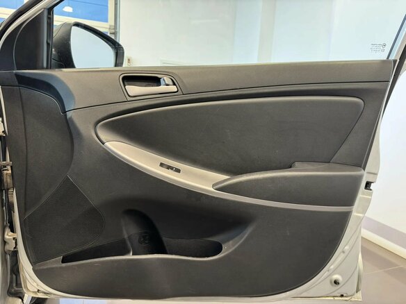 2014 Hyundai Solaris I Рестайлинг, серебристый - вид 11