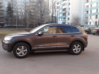 2010 Volkswagen Touareg II, коричневый, 1790000 рублей, вид 5